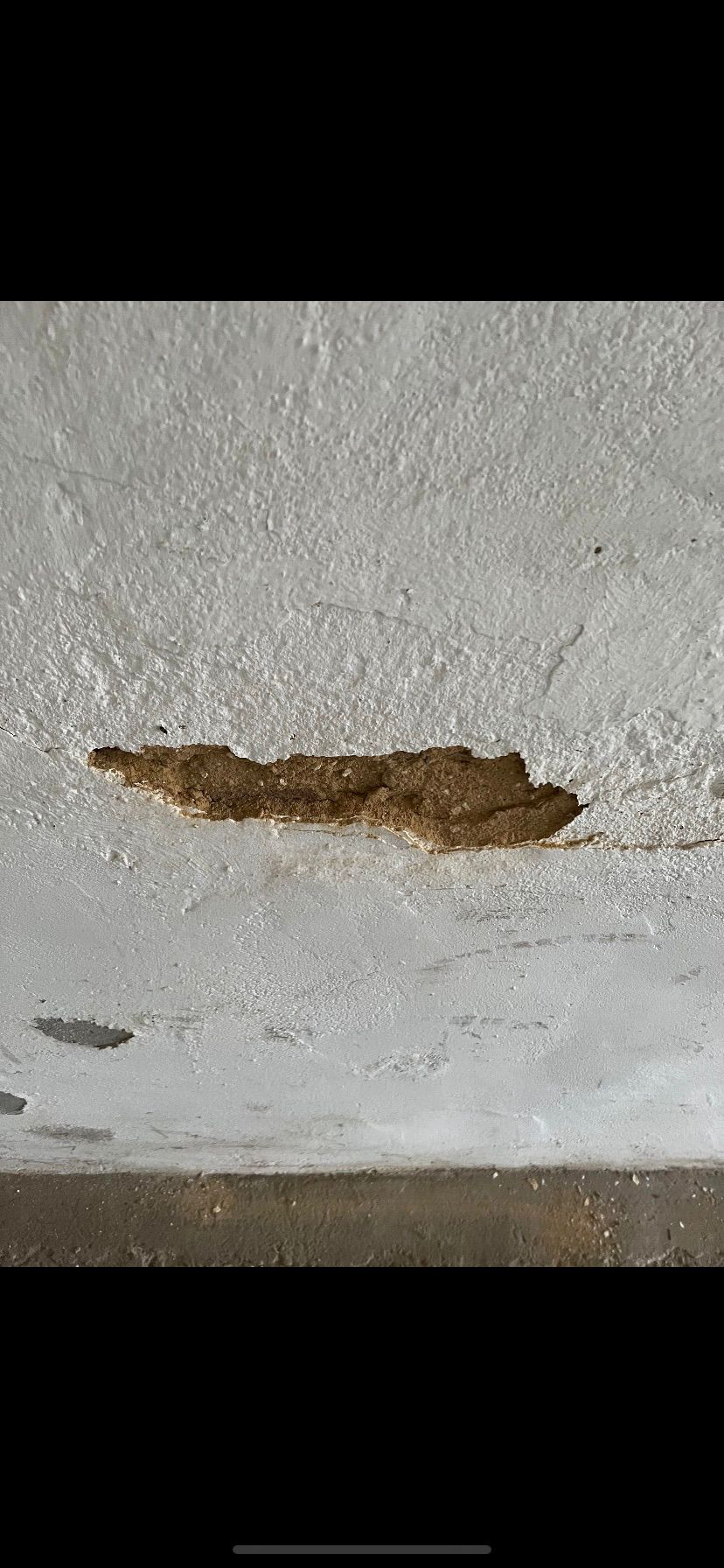 Abgeplatzte Kellerdecke