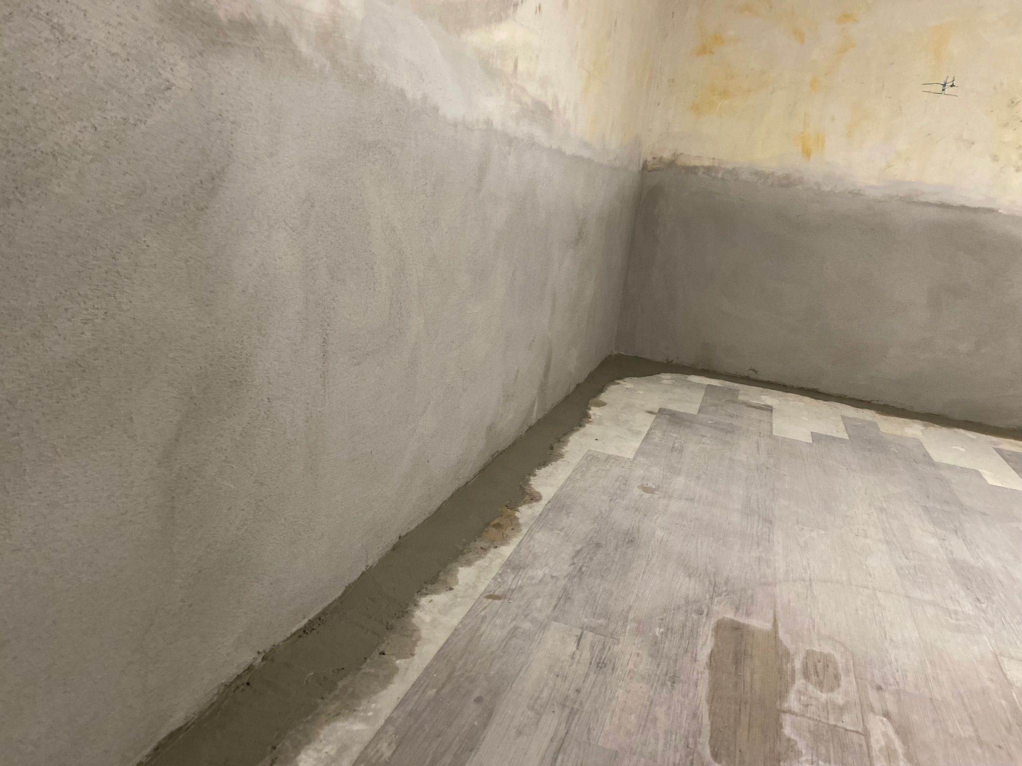 Hohlkehle und Sockel